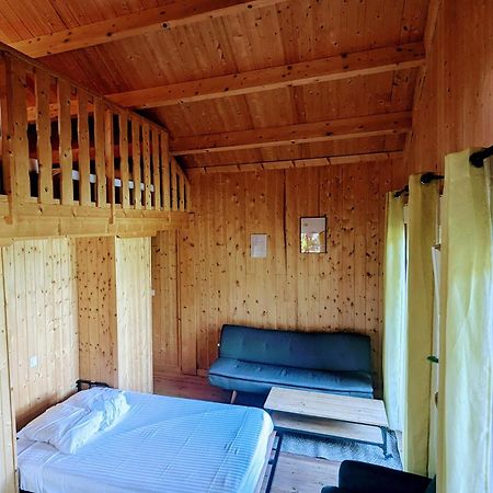 Cabanes Et Lodges Du Belvedere Serrieres-sur-Ain المظهر الخارجي الصورة