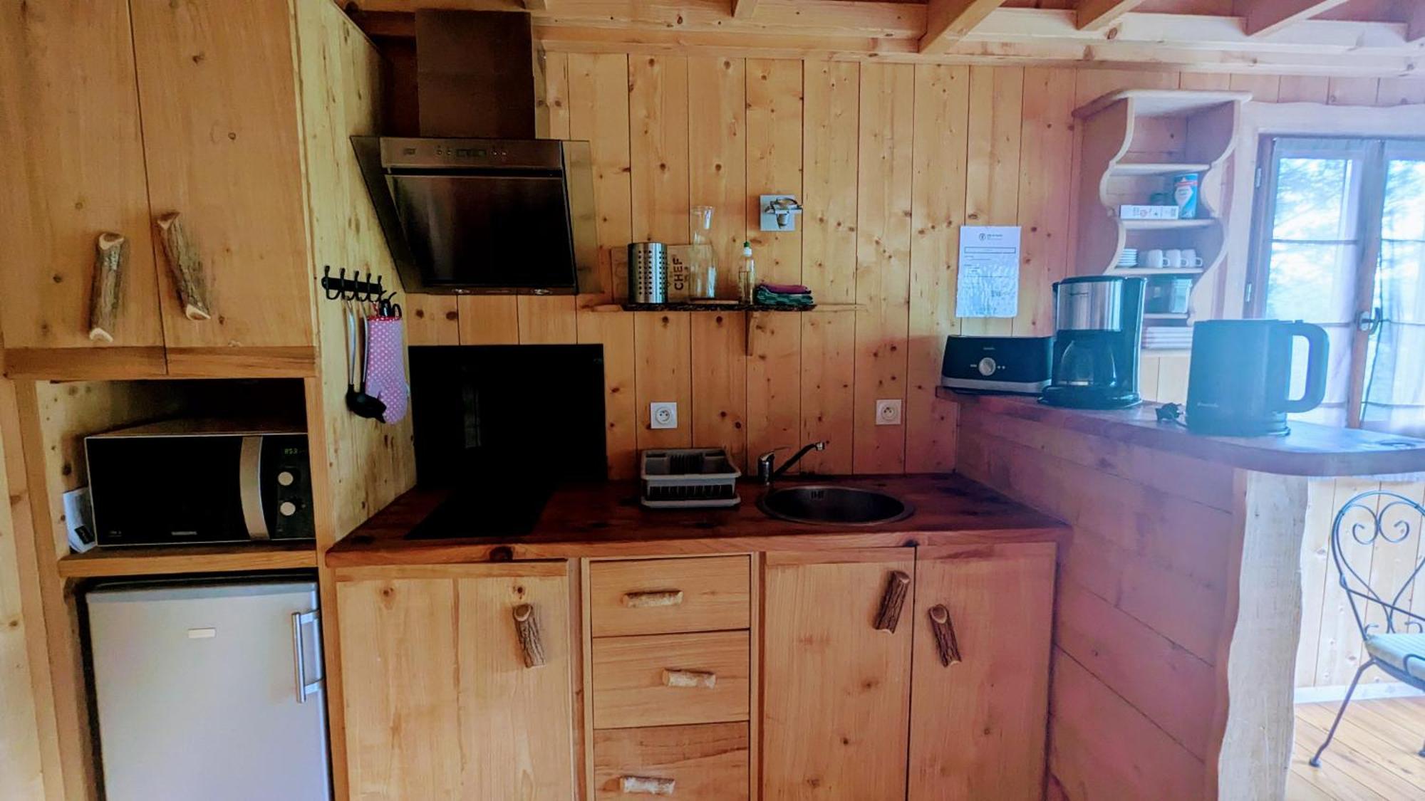 Cabanes Et Lodges Du Belvedere Serrieres-sur-Ain المظهر الخارجي الصورة