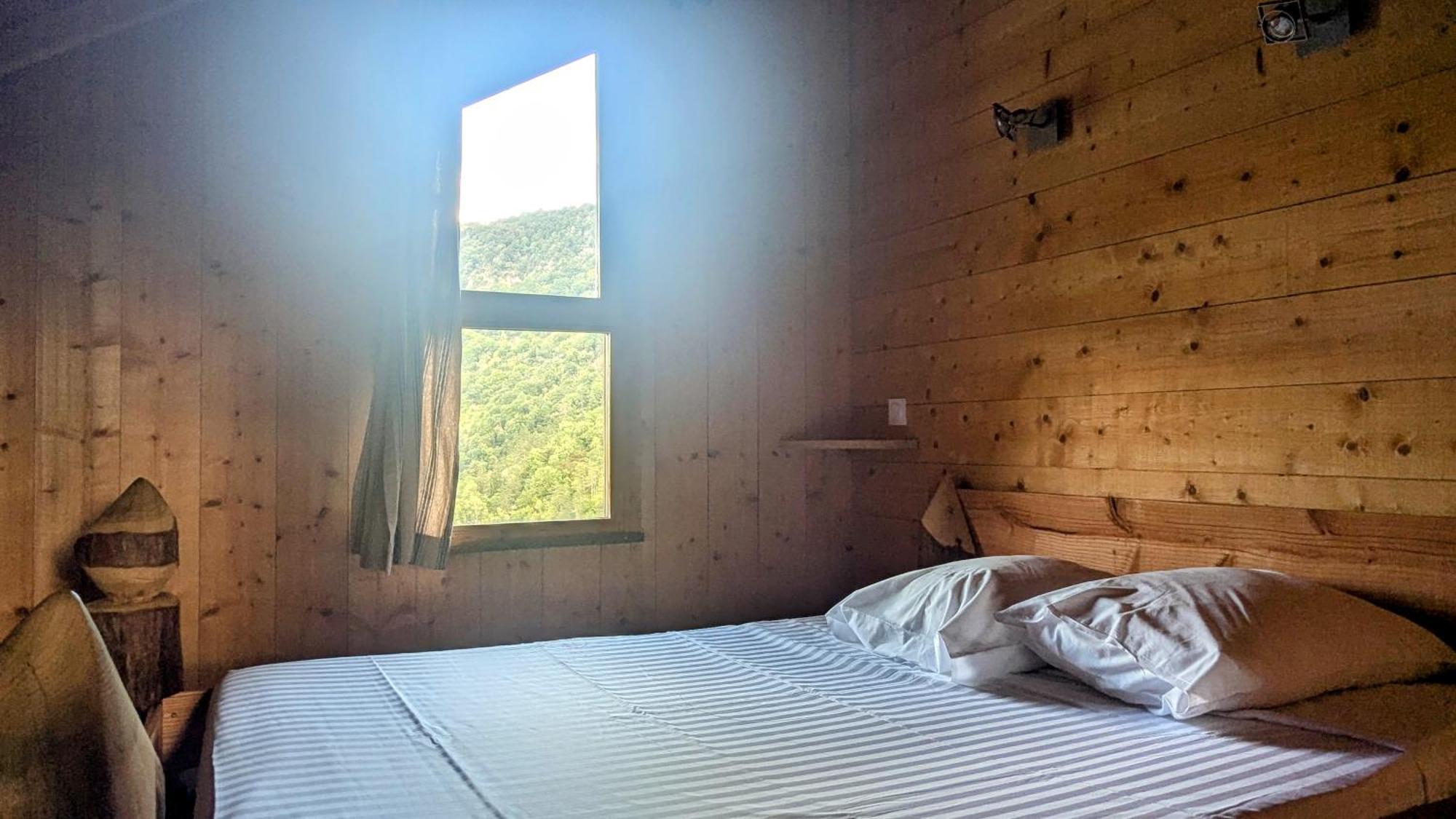Cabanes Et Lodges Du Belvedere Serrieres-sur-Ain المظهر الخارجي الصورة