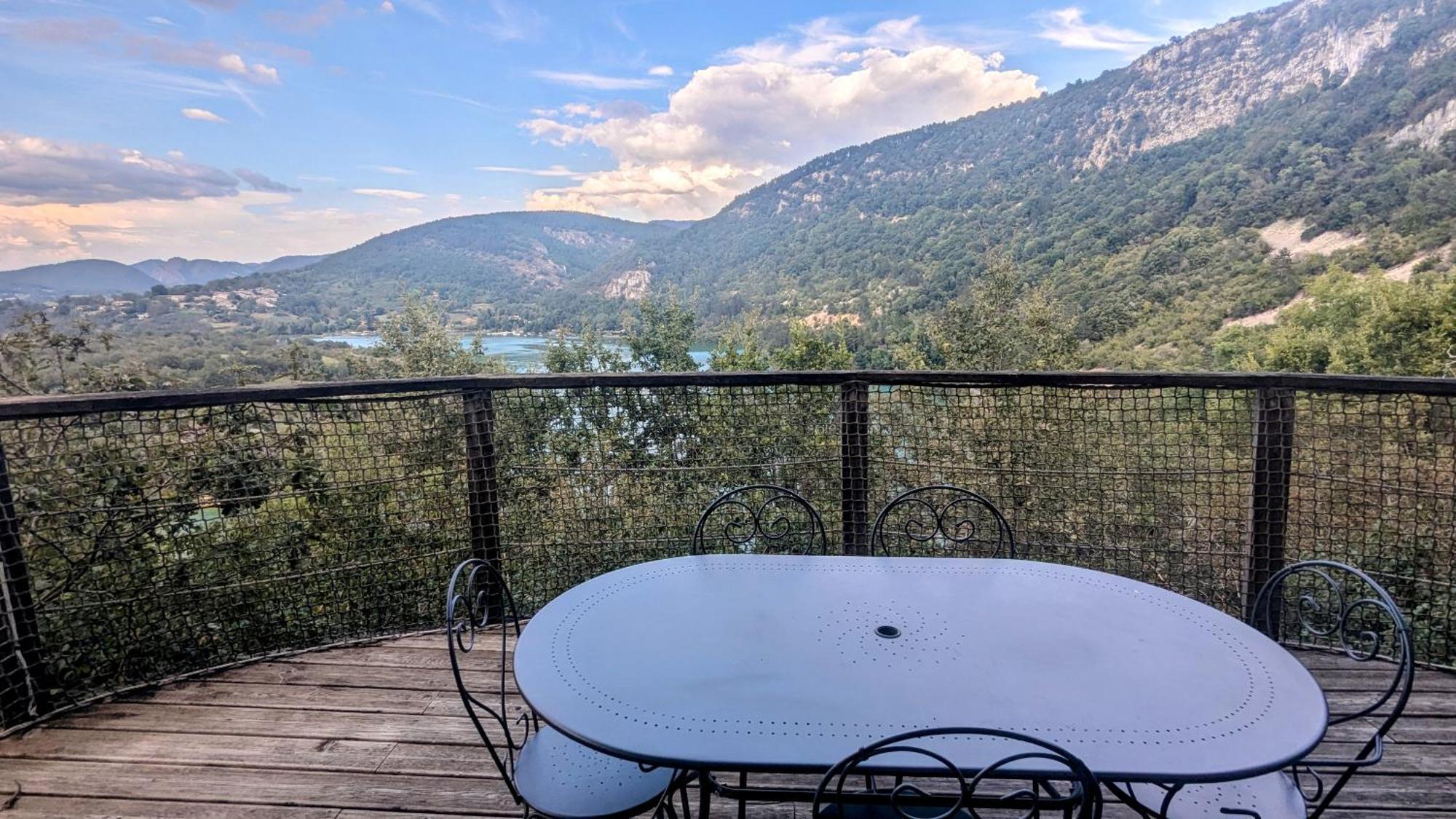 Cabanes Et Lodges Du Belvedere Serrieres-sur-Ain المظهر الخارجي الصورة