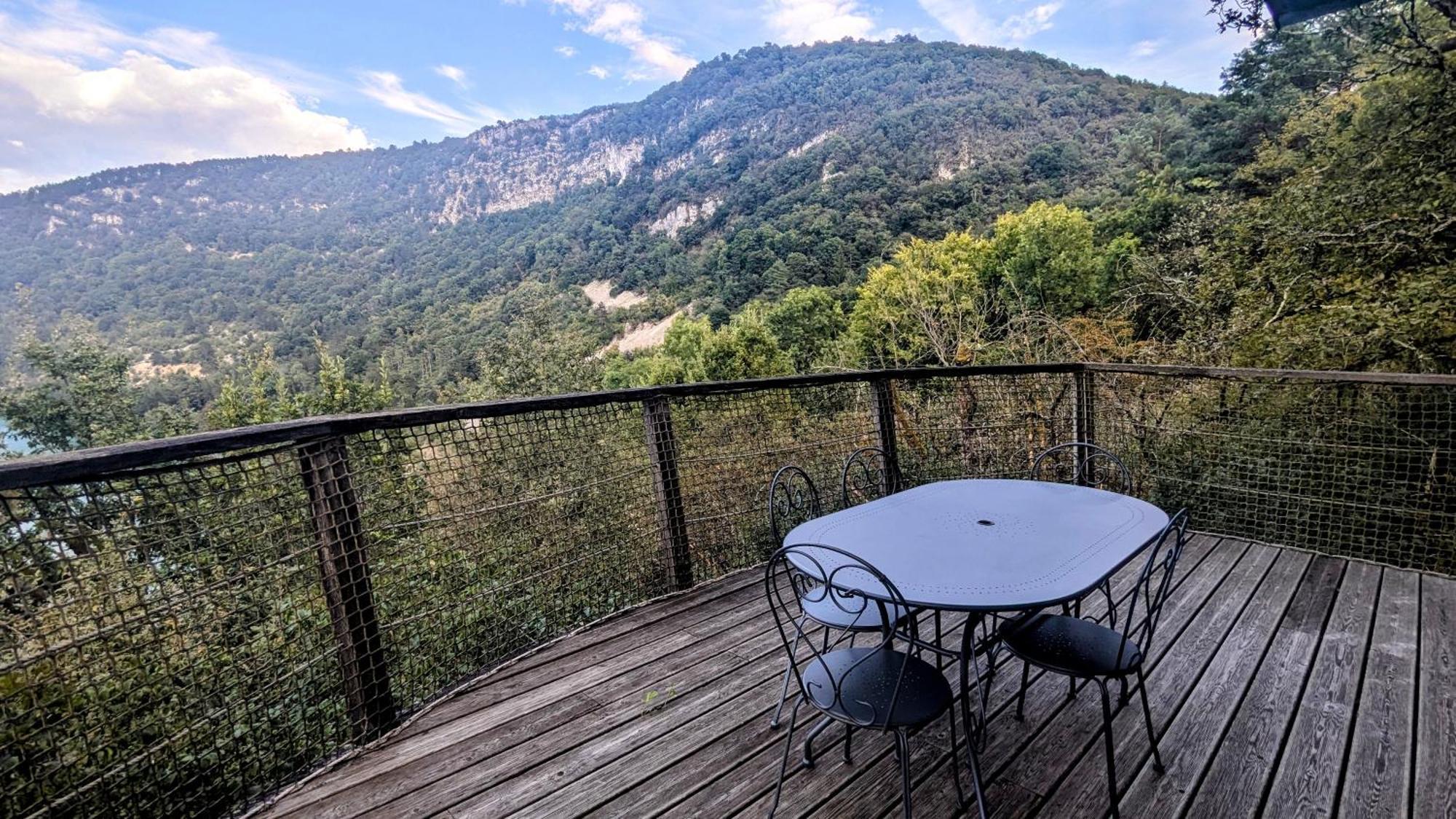 Cabanes Et Lodges Du Belvedere Serrieres-sur-Ain المظهر الخارجي الصورة