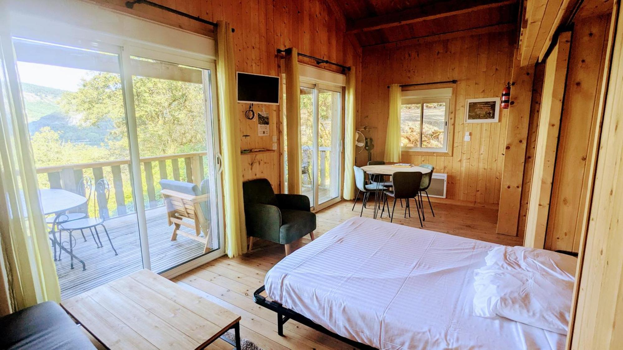 Cabanes Et Lodges Du Belvedere Serrieres-sur-Ain المظهر الخارجي الصورة