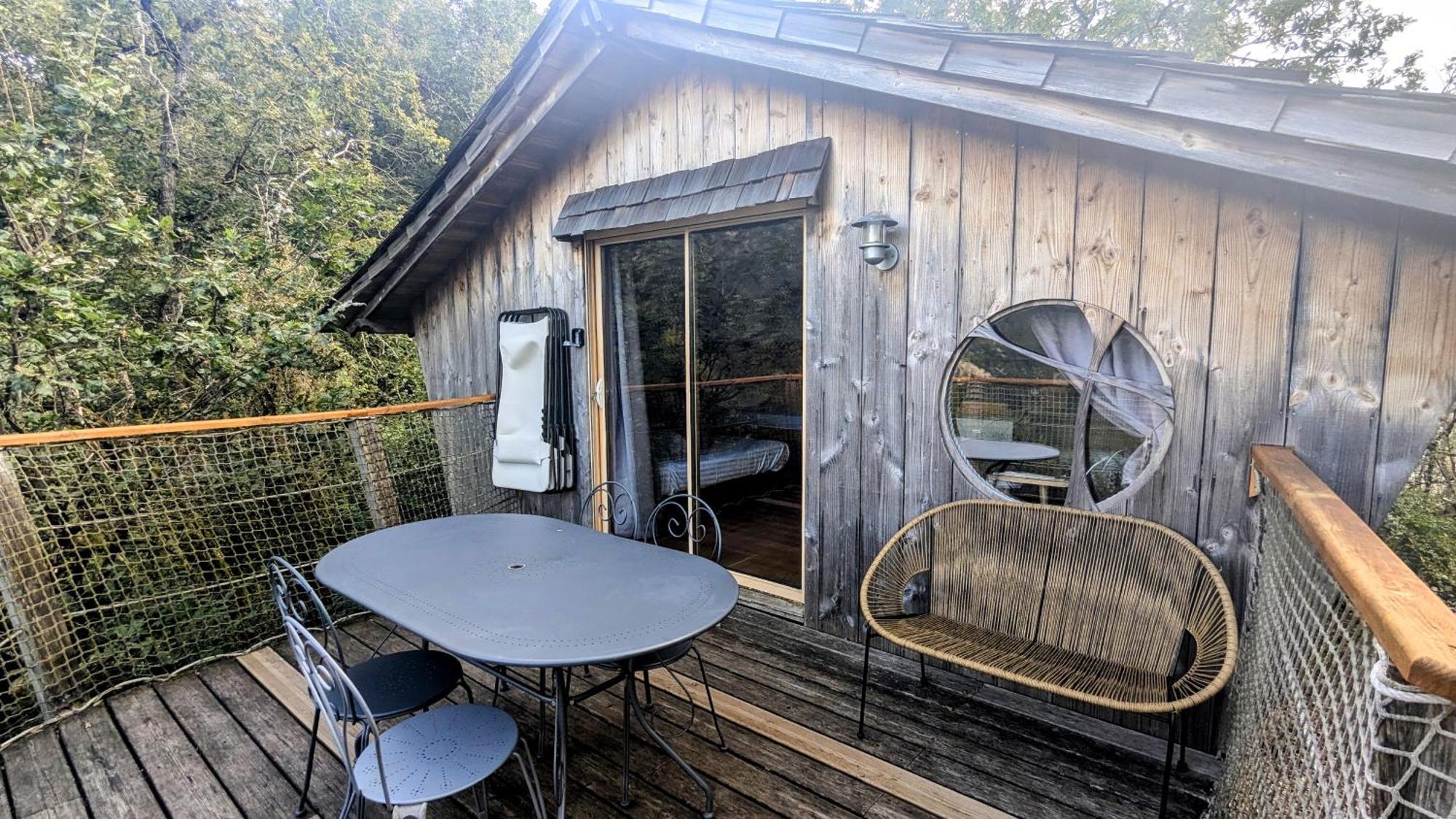 Cabanes Et Lodges Du Belvedere Serrieres-sur-Ain المظهر الخارجي الصورة