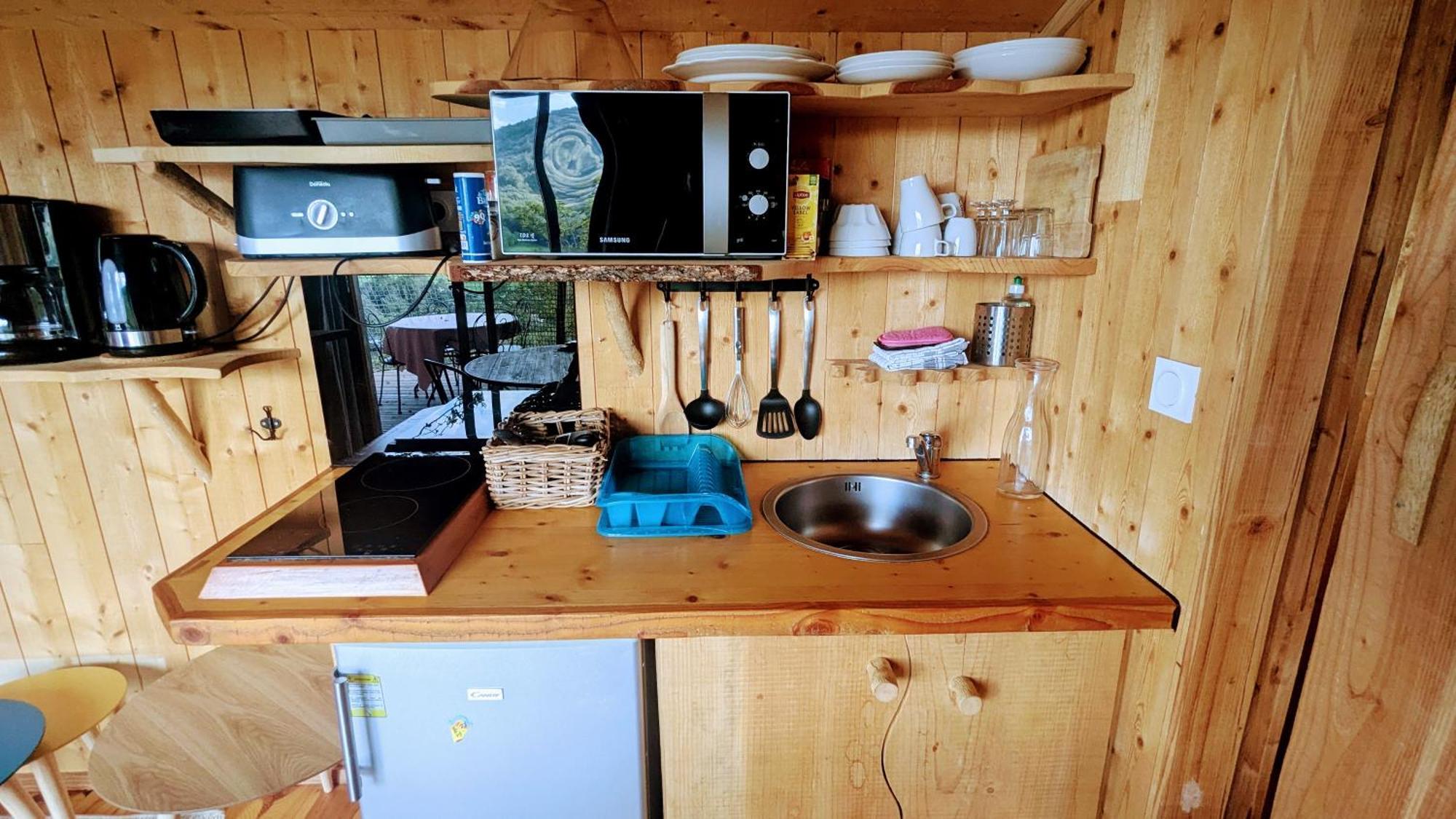 Cabanes Et Lodges Du Belvedere Serrieres-sur-Ain المظهر الخارجي الصورة