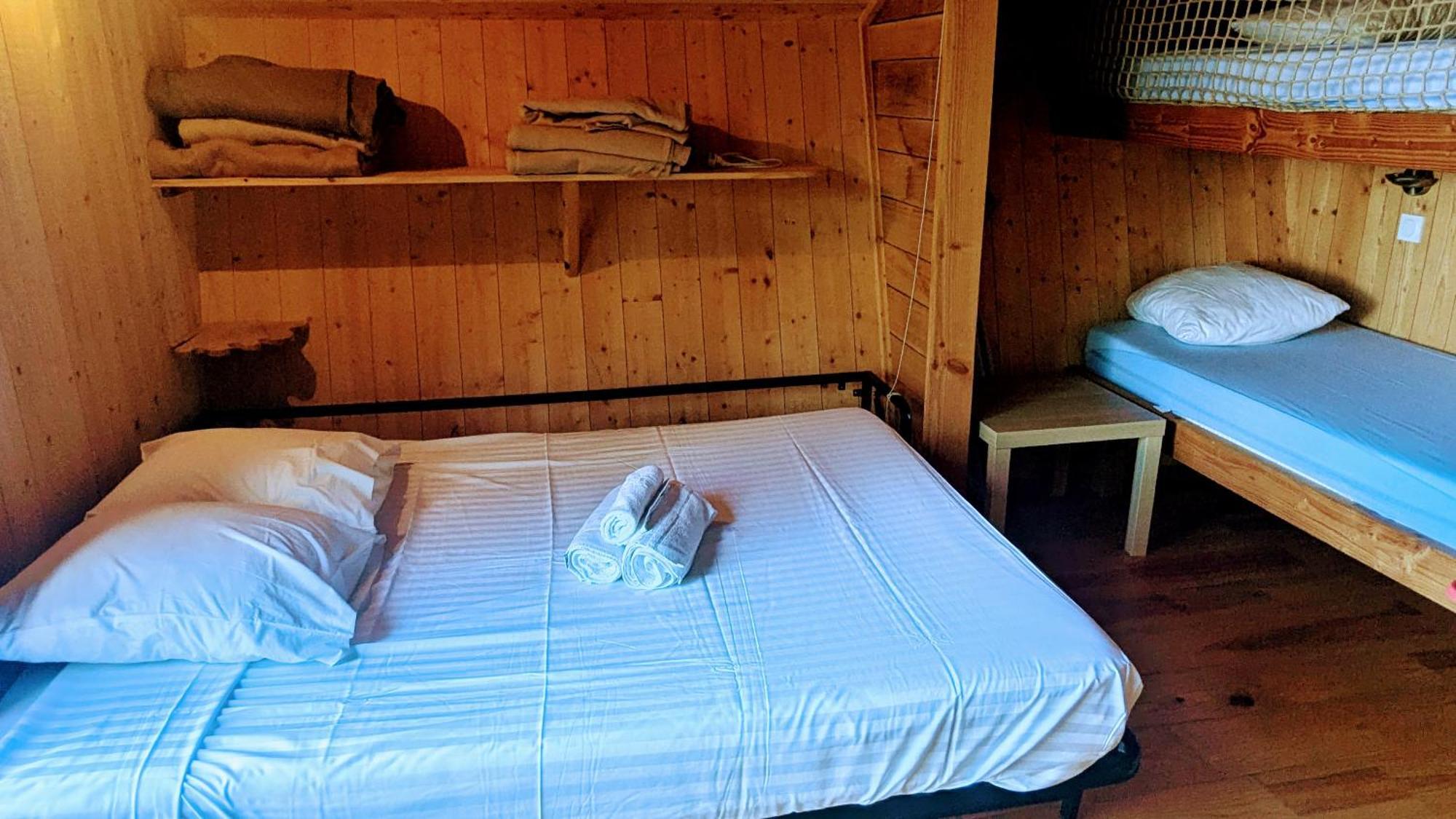 Cabanes Et Lodges Du Belvedere Serrieres-sur-Ain المظهر الخارجي الصورة