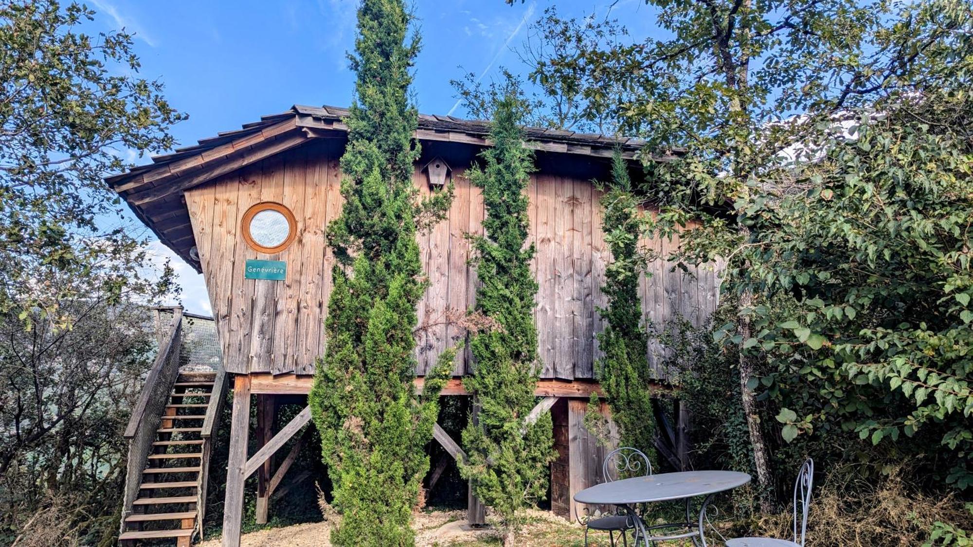 Cabanes Et Lodges Du Belvedere Serrieres-sur-Ain المظهر الخارجي الصورة