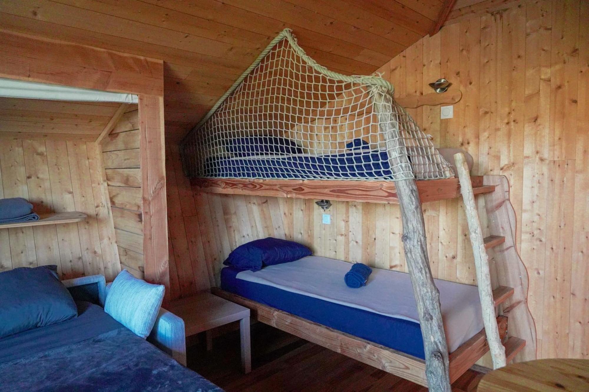 Cabanes Et Lodges Du Belvedere Serrieres-sur-Ain المظهر الخارجي الصورة