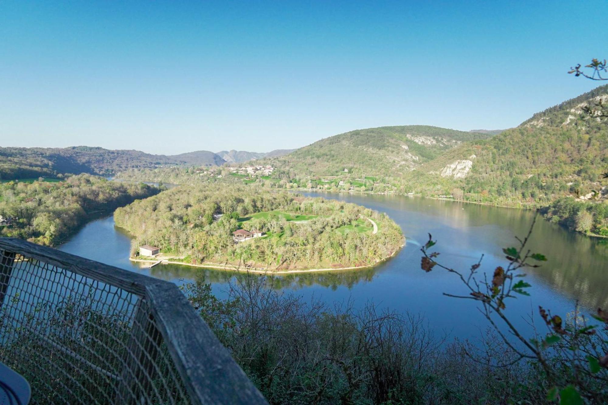 Cabanes Et Lodges Du Belvedere Serrieres-sur-Ain المظهر الخارجي الصورة